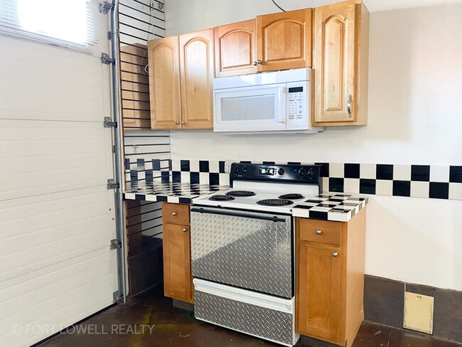 Building Photo - Cozy 704sqft studio available in Scottsdale