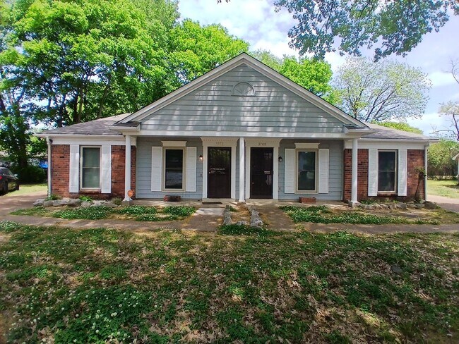Building Photo - Freshly Transformed 3 bedroom home - Open To Section 8