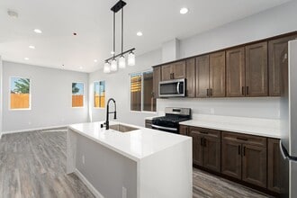 Building Photo - 6732 Thomson Ct