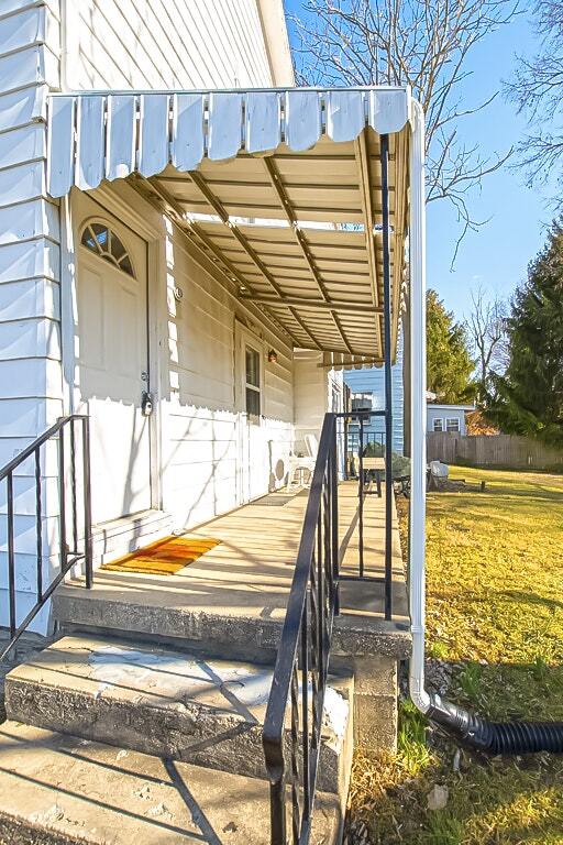 Building Photo - 934 Kercher Street, Unit Lower