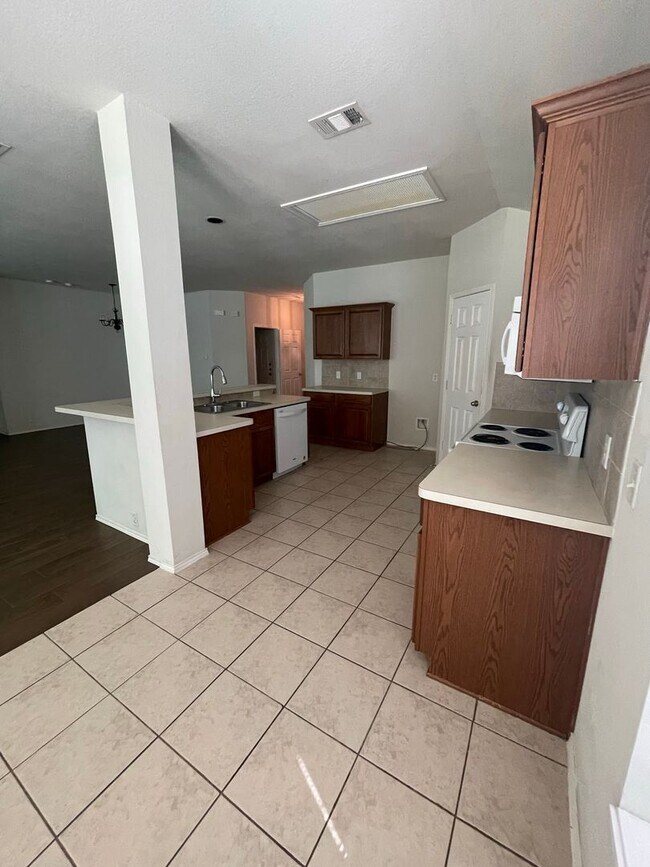 Foto del edificio - 8532 Orleans Ln