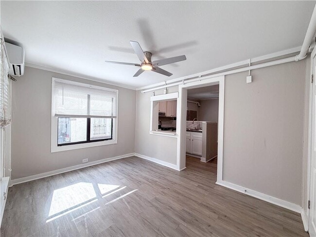 Building Photo - 304 Michigan Ave