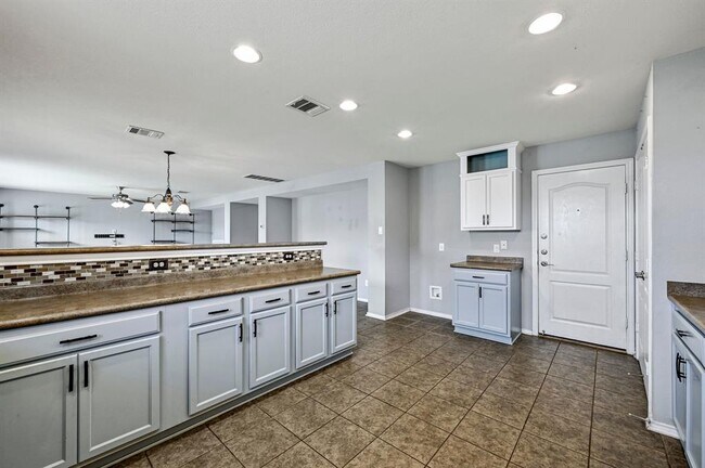 Foto del edificio - 214 Briarwood Dr