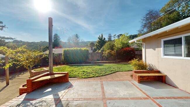 Foto del edificio - 207 Knight Dr