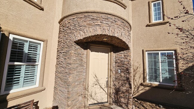 Foto del edificio - Gorgeous 5 bedroom in Nevada Trails Commun...