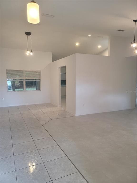 Building Photo - 22 Pin Oak Dr