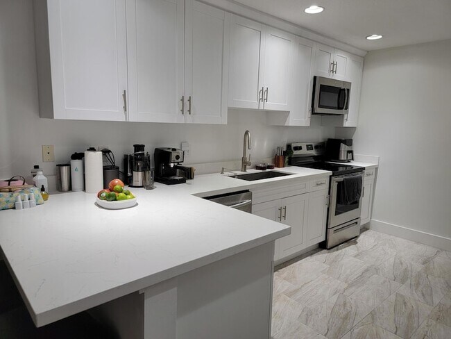 Photo - 12574 Westhampton Cir Apartment