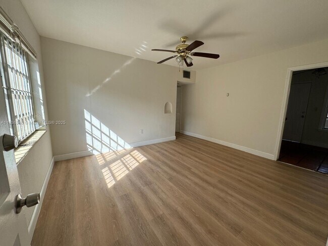 Foto del edificio - 1421 SW 37th Ave