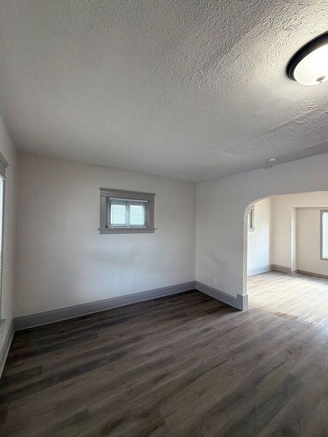 Building Photo - 1927 Merl Ave