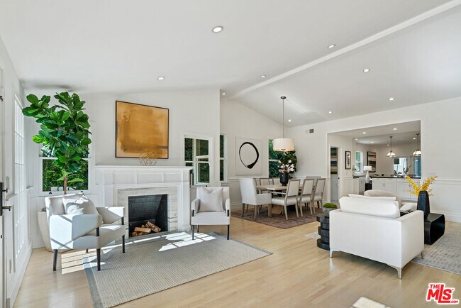 Foto del edificio - 332 N Norton Ave