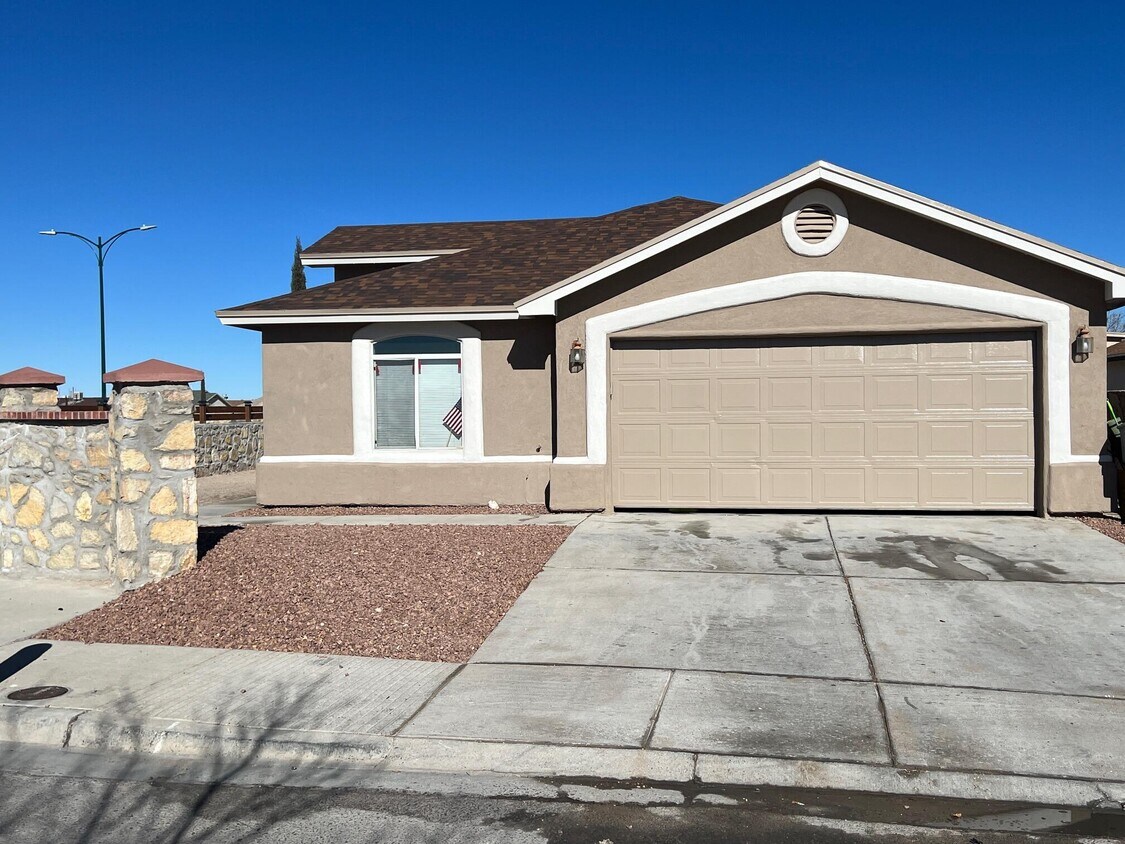 12401 Jon Evans Dr, El Paso, TX 79938 House Rental in El Paso, TX
