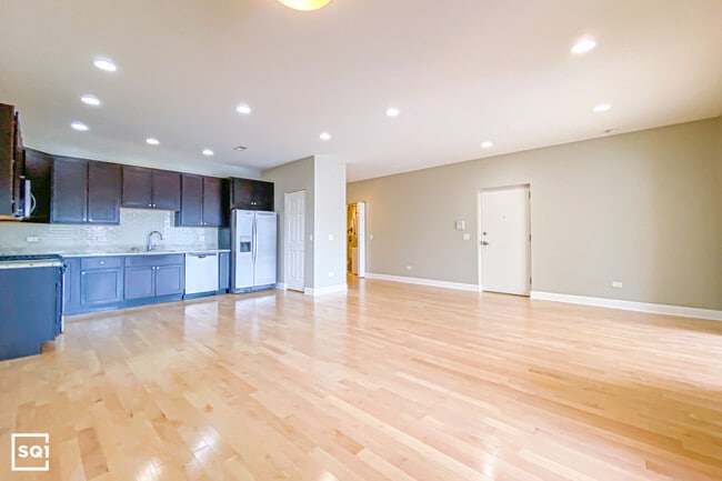 Kitchen - 1653 N Western Ave