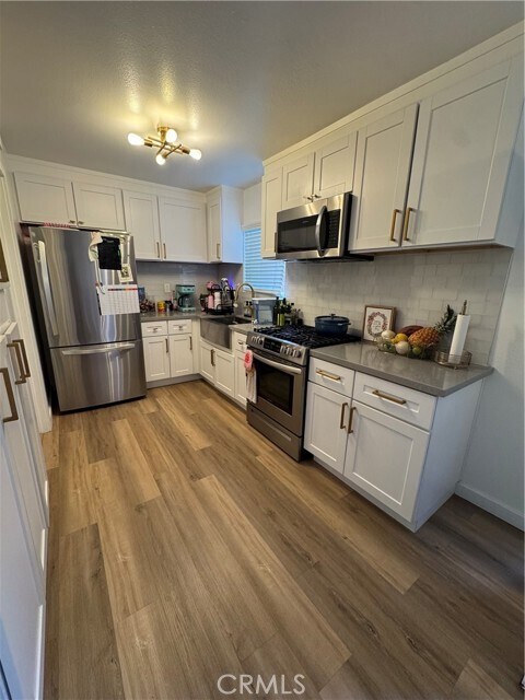 Foto del edificio - 410 E Plymouth St