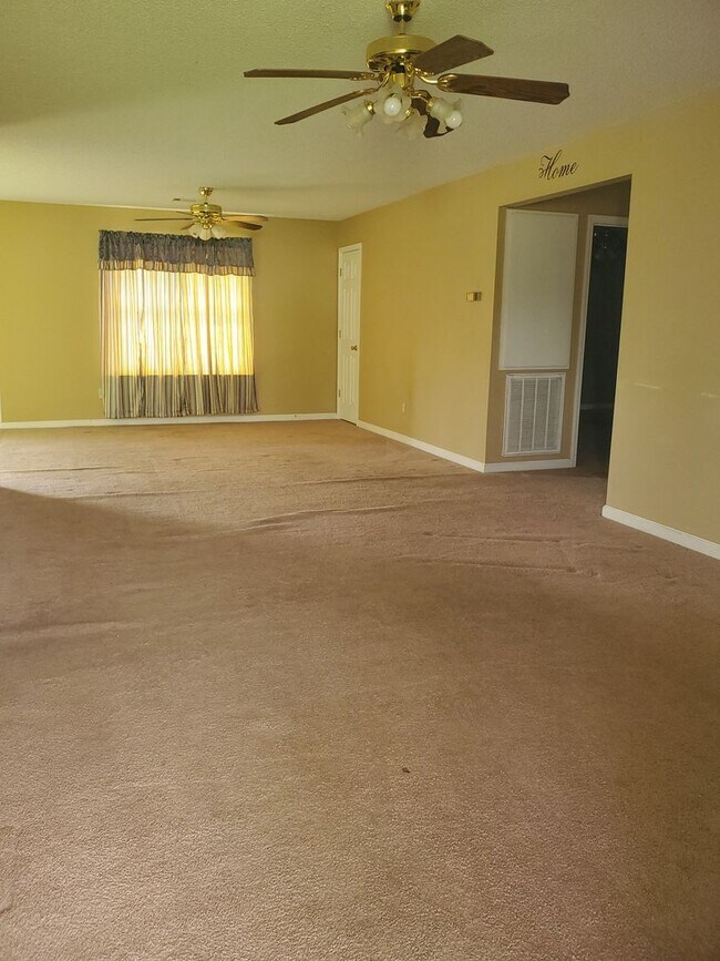 Foto del edificio - Spacious Country Living