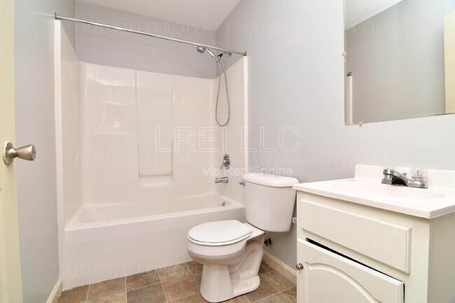 Foto del edificio - 304 Keeneland Dr