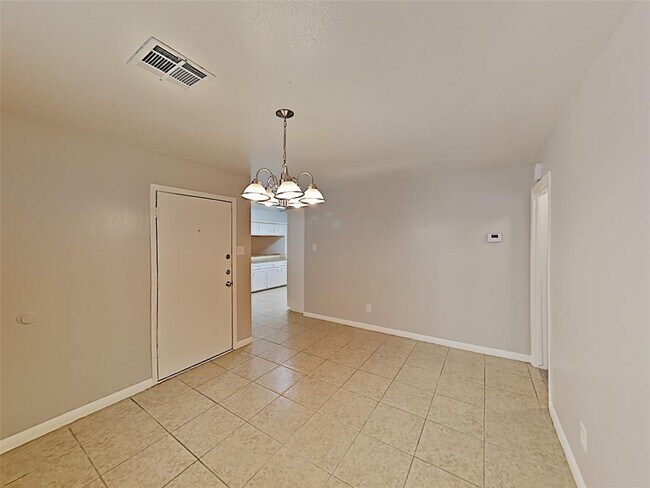 Building Photo - 411 E Carby Rd