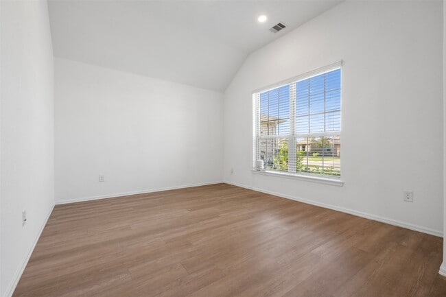 Foto del edificio - 26707 Andorra Colony Ct