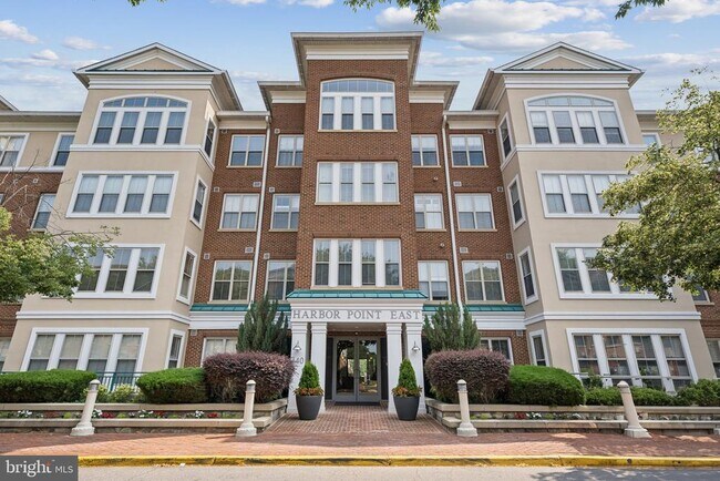 Foto del edificio - 440 Belmont Bay Dr