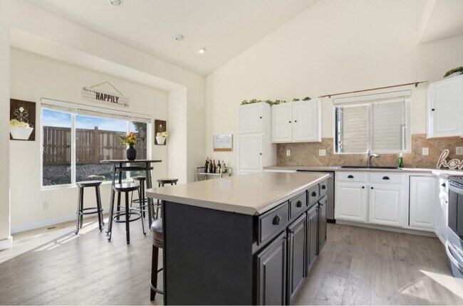 Foto del edificio - 3688 Wittaker Cir