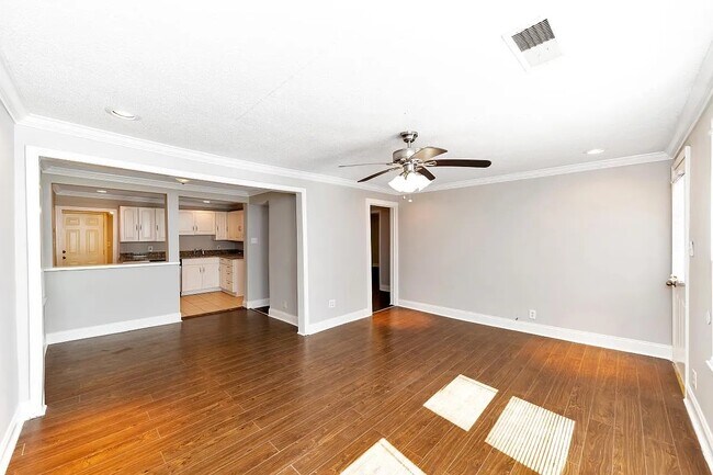 Foto del edificio - 107 Wheeler Dr