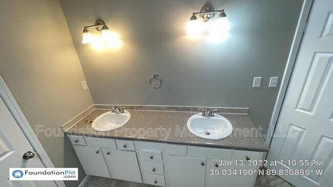 Foto del edificio - 7089 Cobblestone Dr
