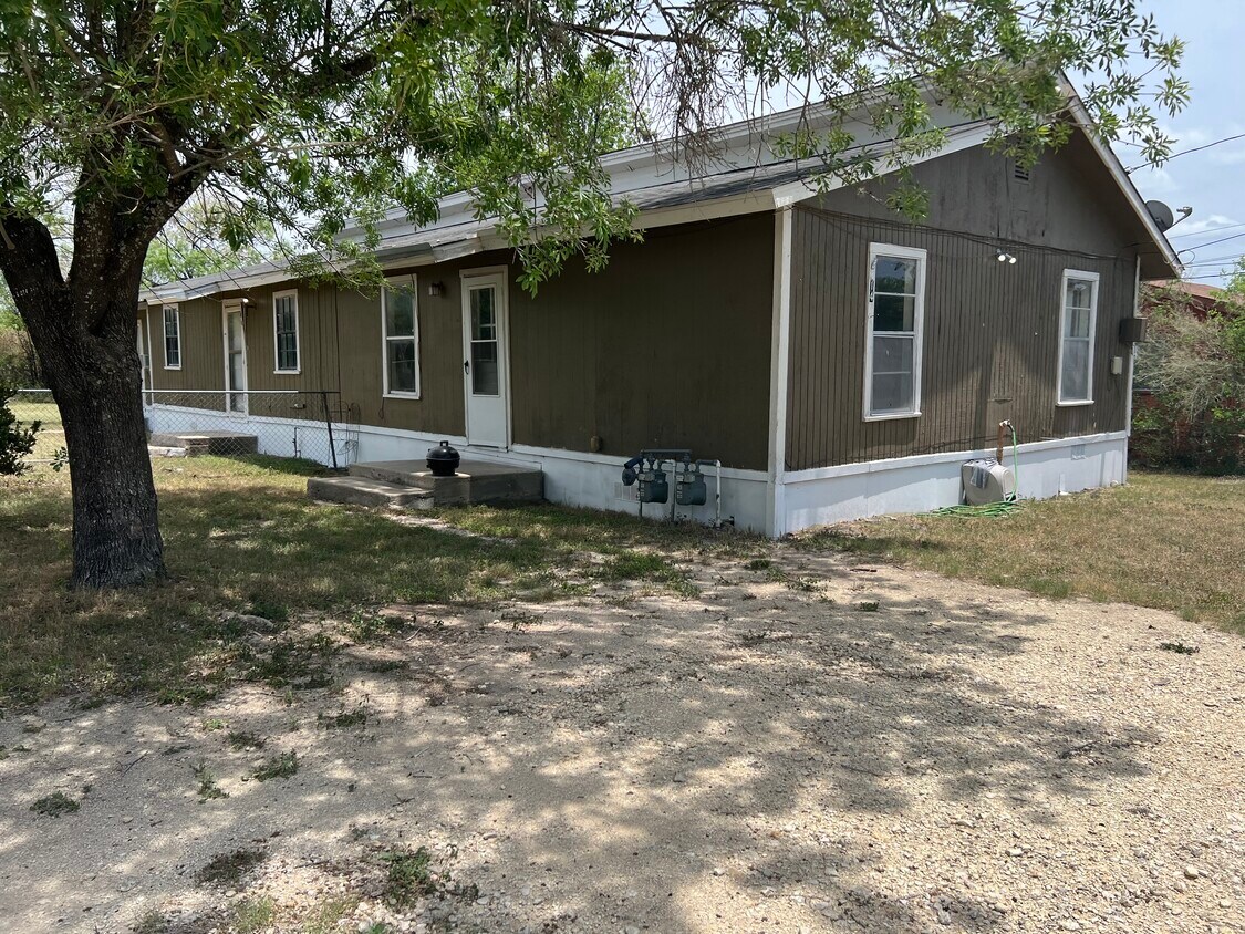 8814 Wilma Jean Dr, San Antonio, TX 78224 Apartments in San Antonio