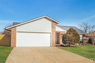 Building Photo - 1805 Barb Dr