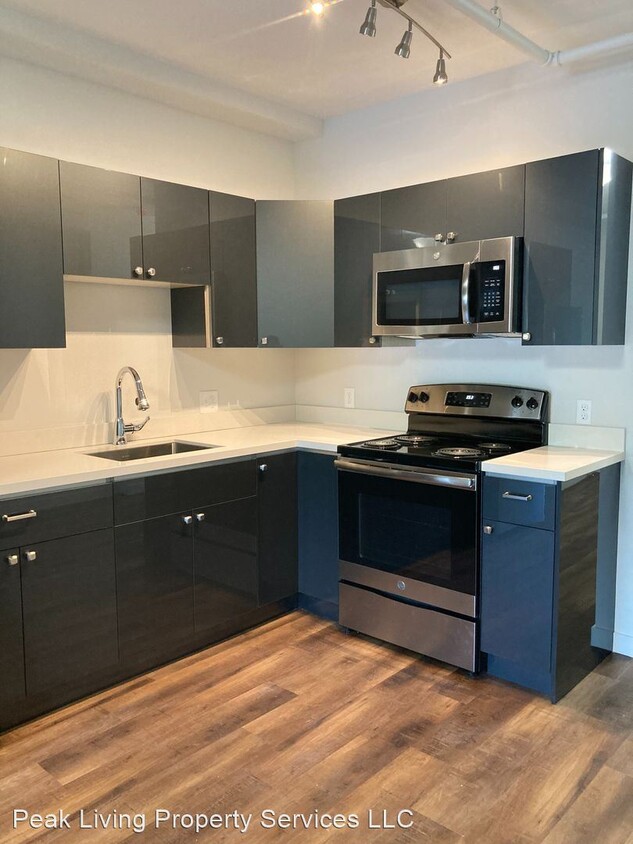 Foto principal - 1713 Dexter Ave N