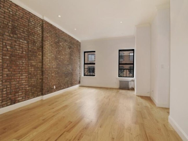 Building Photo - 267 Elizabeth St