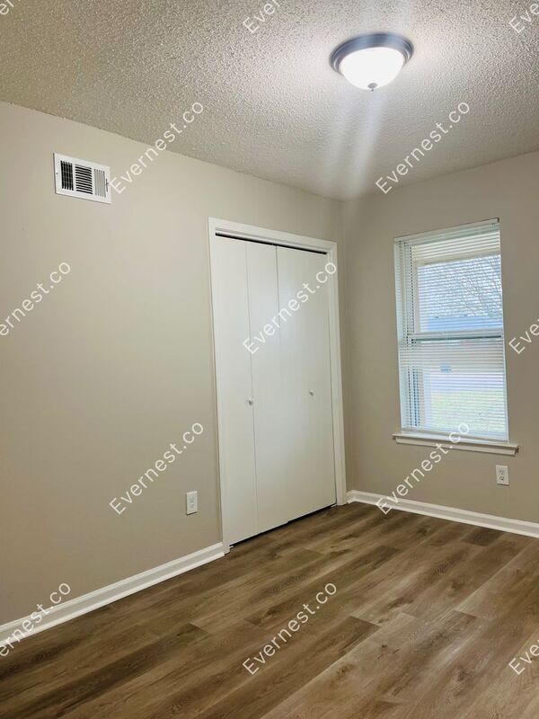 Foto del edificio - 3260 Briarwood Dr