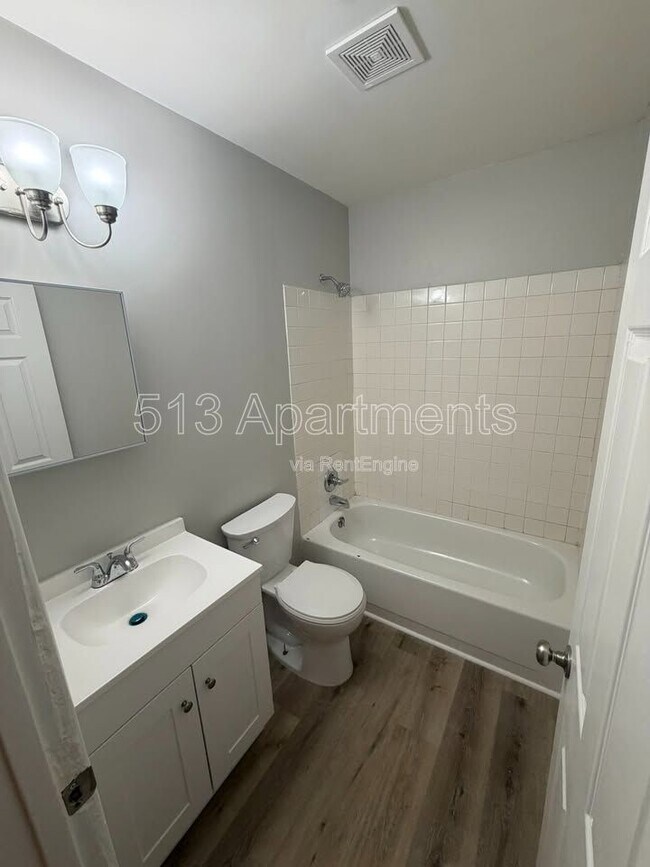 Foto del edificio - 5146 Carthage Ave