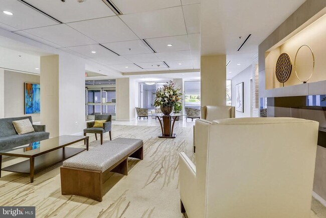 Foto del edificio - 5101 River Rd