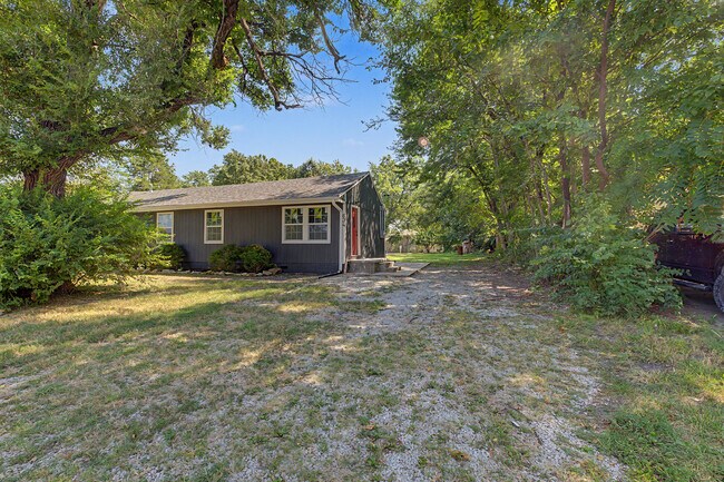 Foto del edificio - 834 N Walker Ln