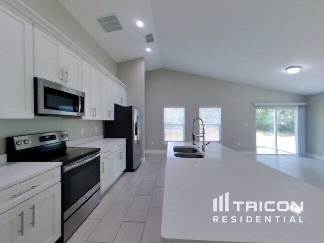 Building Photo - 3140 Tiburon Ln