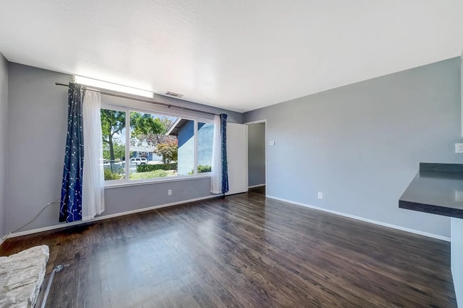 Building Photo - 1158 Pembridge Dr