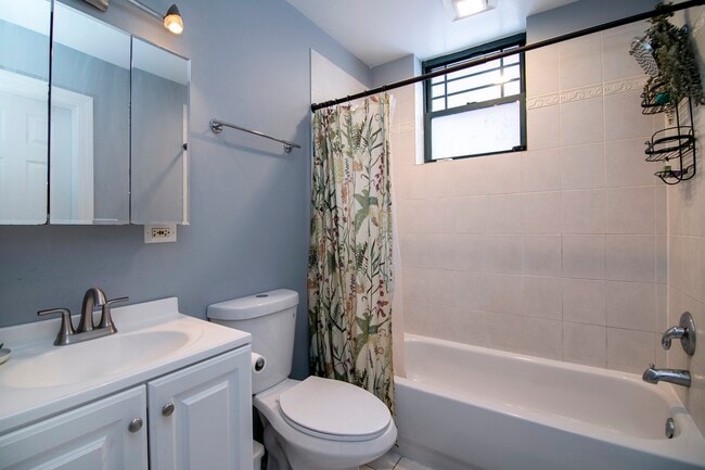 Building Photo - 1144 W Pratt Blvd