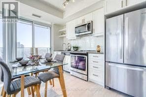 Building Photo - 50 Wellesley St E