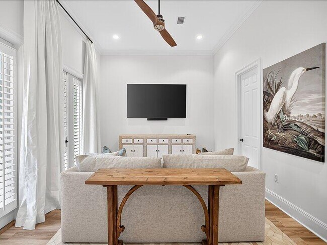 Foto del edificio - 3161 Club Dr