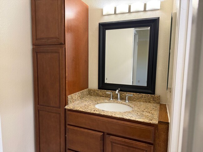 Foto del edificio - Great central SJ location near Highways 87...