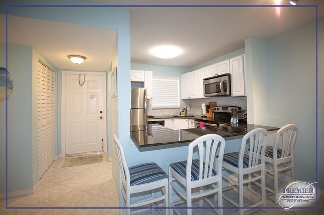 Building Photo - TURTLE LAKE **GOLF COURSE VIEWS ** 1 BEDS / 1 BATH ** 1st FLOOR**FURNISHED SEASONAL**