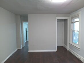 Building Photo - 625 N 6th St