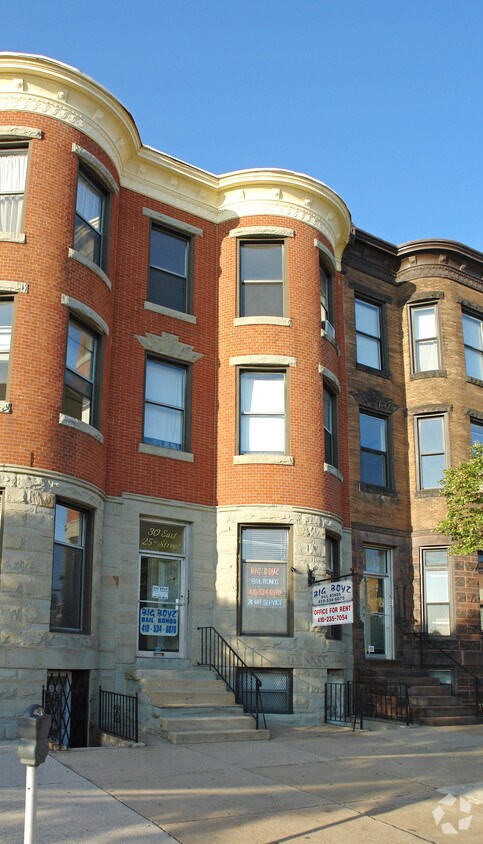 Building Photo - 30 E 25th St
