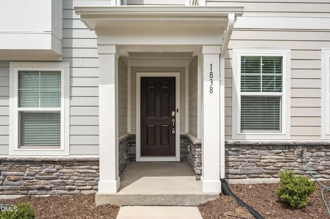 Foto del edificio - 1838 Woodall Crest Dr