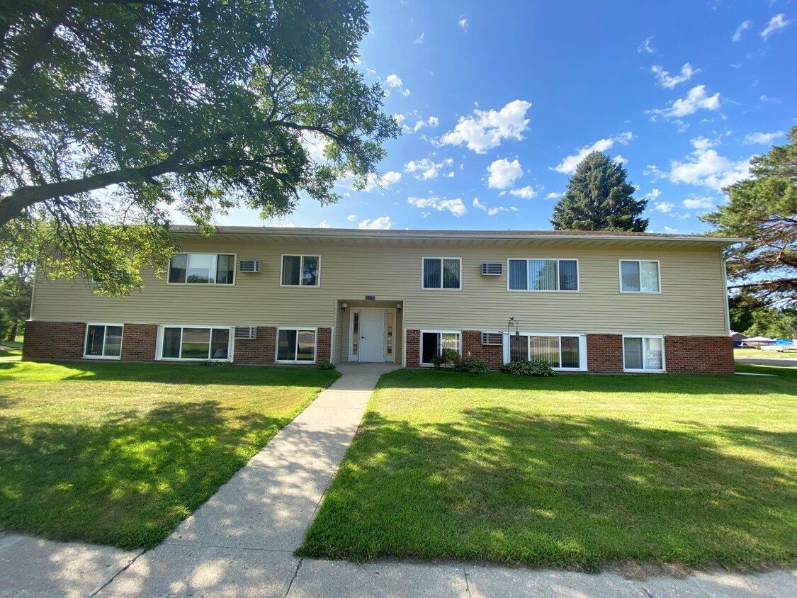 Exterior - Big Stone Apartments