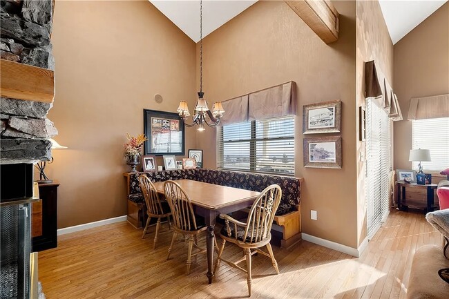 Building Photo - 8120 Stonegate Dr