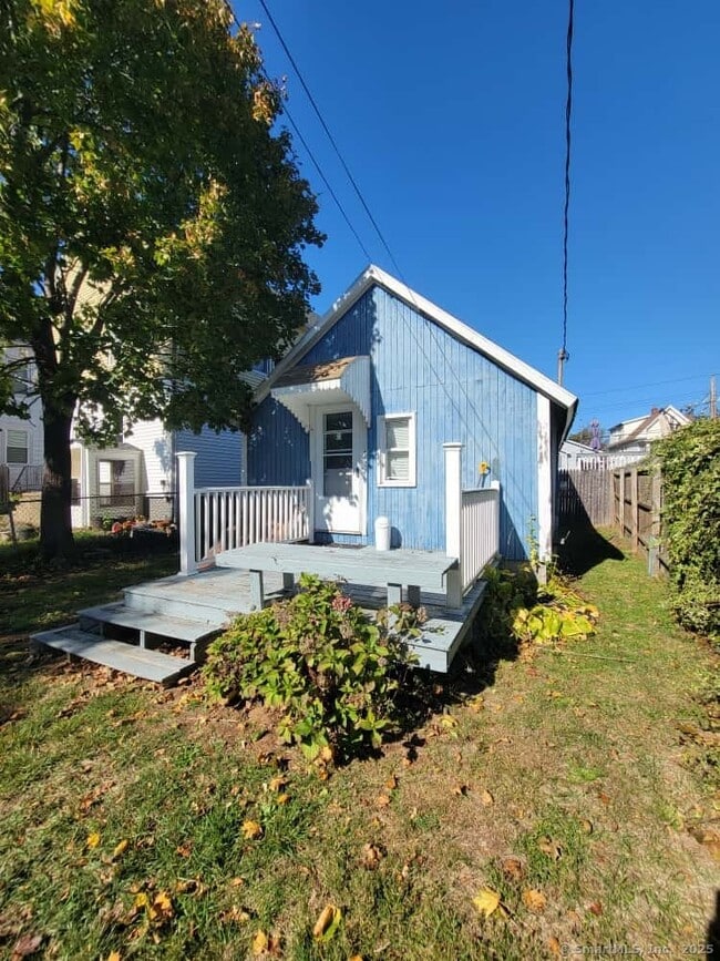 Building Photo - 309 Noble St