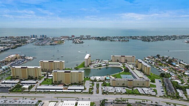 Foto del edificio - 4725 Cove Cir