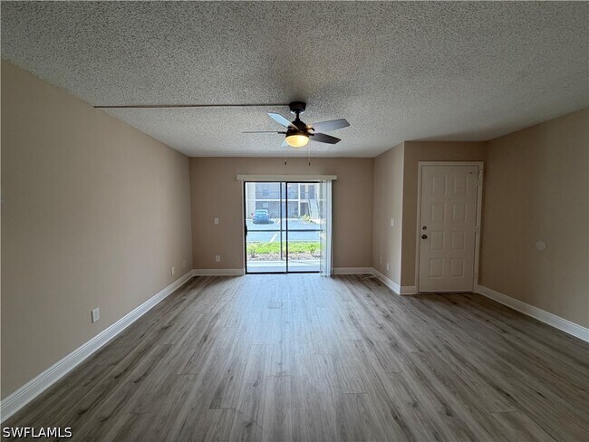 Foto del edificio - 5315 Summerlin Rd