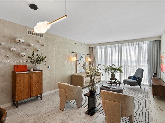 Building Photo - 465 Brickell Ave