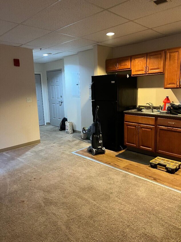 11 Lawrence St Unit 311, Lawrence, MA 01840 Condo for Rent in